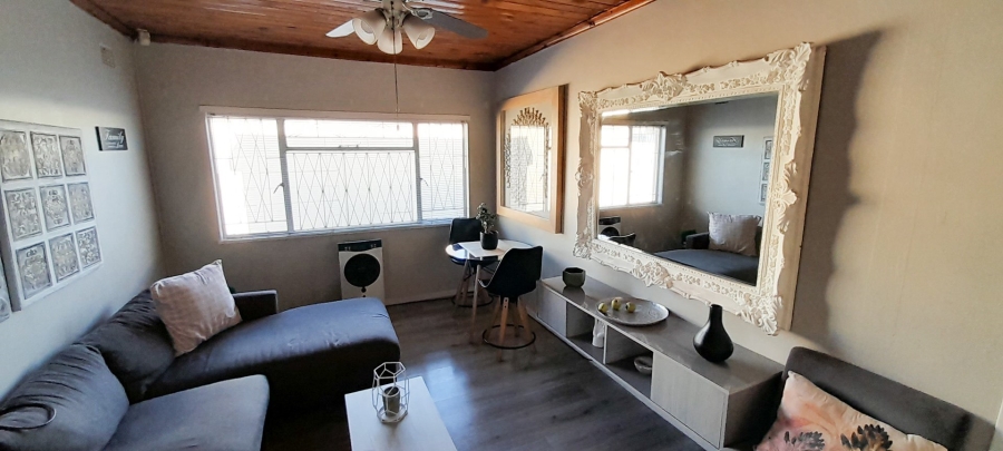  Bedroom Property for Sale in Cravenby Western Cape